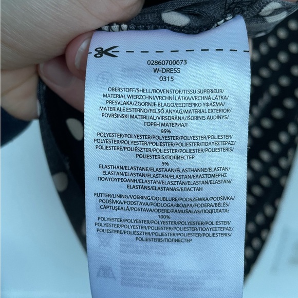 European stretch flowy polka dot dress - Picture 5 of 5